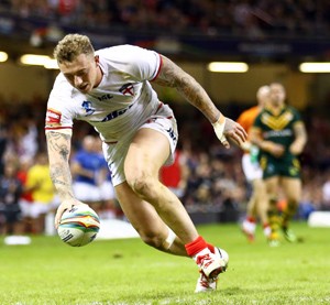 Charnley scoring in England's 28-20 defeat against Australia. ©Alex Whitehead/SWpix