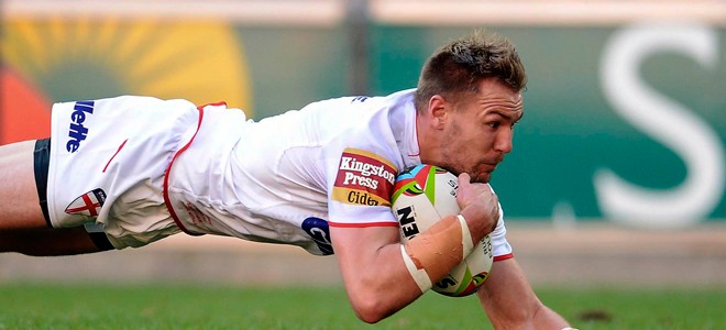 Michael Shenton finishes off Tiger team-mate Clark's move