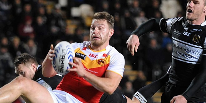 Elliot-Whitehead-Catalan-Hull-FC