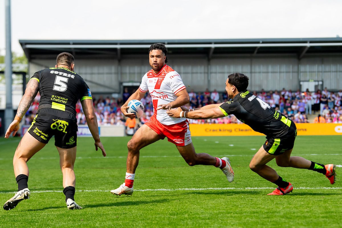 Peta Hiku signs new Hull KR deal