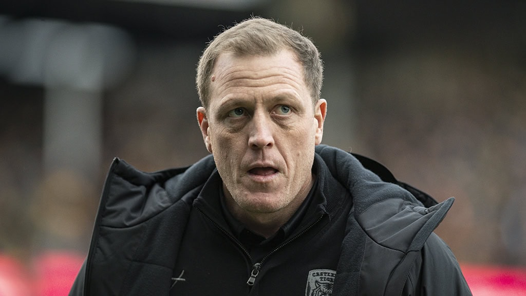 Castleford Tigers boss hits out at refereeing 'debacle' after Challenge Cup exit