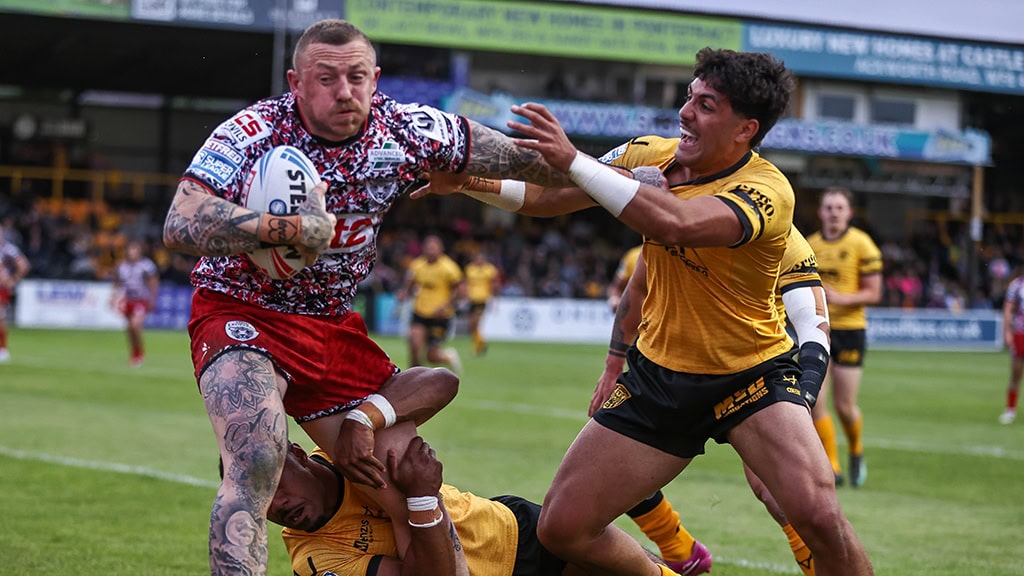 Leigh Leopards secure controversial win over Castleford Tigers