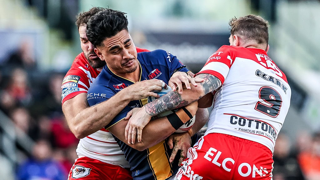 Leeds Rhinos go clear at top as St Helens hit self-destruct