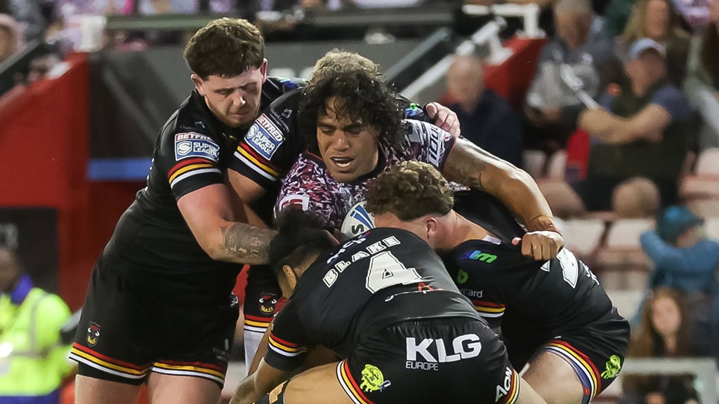 Leigh Leopards enjoy club-record Super League win against Bradford Bulls
