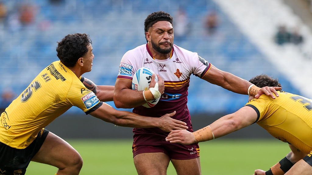 Huddersfield Giants thrash toothless Castleford Tigers in final match at Accu Stadium